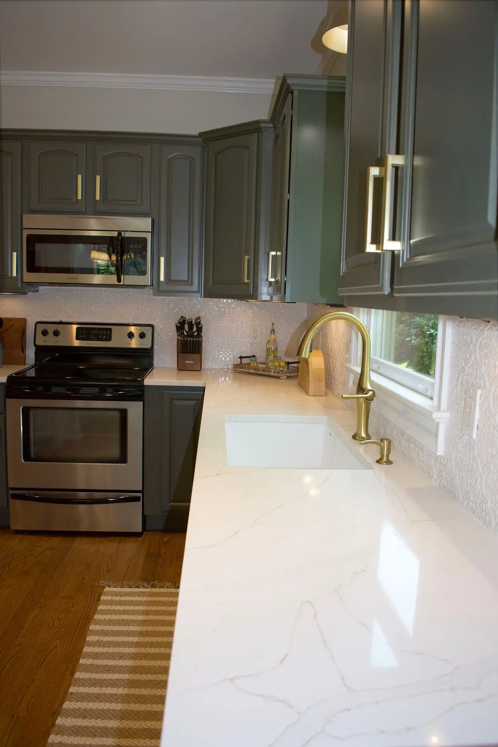 Calacatta Gold Quartz Island